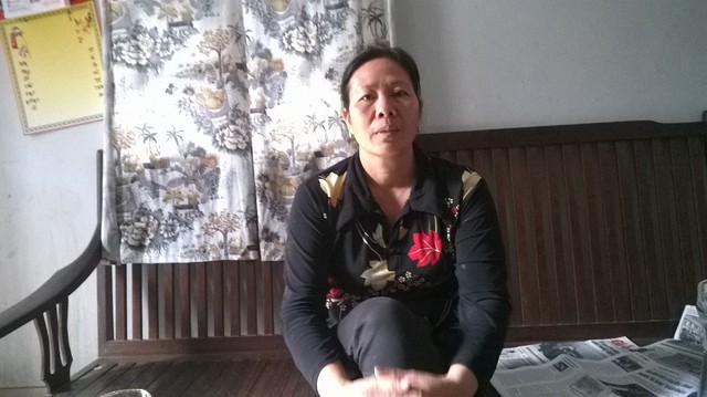 Bà Nguyễn Thị Oanh trao đổi với PV về vụ việc. 	Ảnh: XT