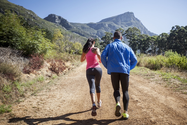 Các hoạt động thể dục thể thao như đi bộ đường dài, chạy hoặc đi xe đạp có tác động tích cực đến ham muốn