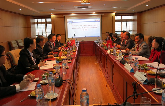 Tại buổi l&agrave;m việc, hai b&ecirc;n đ&atilde; trao đổi những kinh nghiệm về c&ocirc;ng t&aacute;c tổ chức bộ m&aacute;y cũng như những vấn đề m&agrave; hai nước phải đối mặt trong thời gian tới