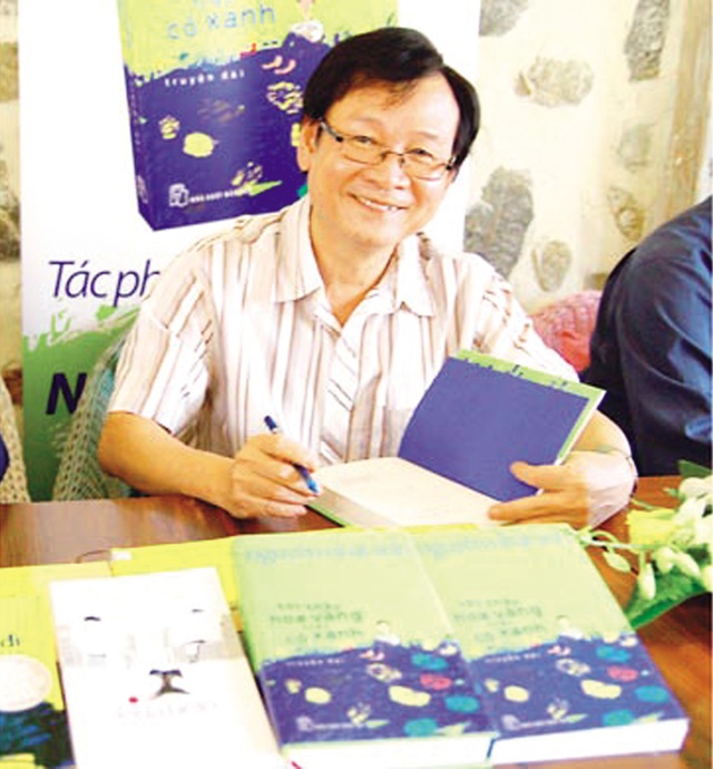 Nhà văn Nguyễn Nhật Ánh trong buổi ra mắt tác phẩm “Tôi thấy hoa vàng trên cỏ xanh”. Ảnh: TL