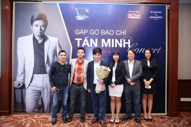 Ê-kip thực hiện liveshow Tấn Minh