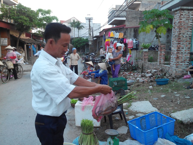 Không quên mua sả, ớt... - các gia vị về làm món thịt chuột đồng