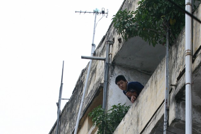 Phần lớn các chung cư cũ tại Hà Nội đã xuống cấp. 	Ảnh: CHÍ CƯỜNG