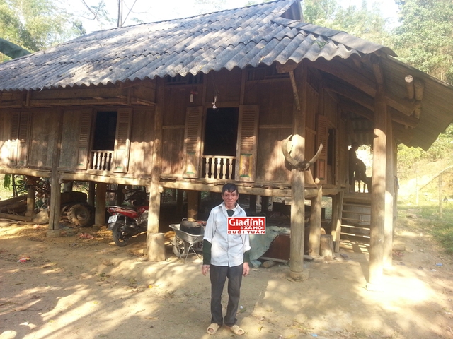 Ông Toán hiện đang sống cùng gia đình người cháu gái tại bản Oi Nọi, xã Tiền Phong.