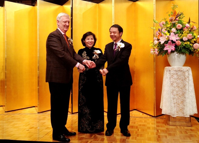 Bà Mai Kiều Liên - Chủ tịch Hội đồng quản trị kiêm Tổng giám đốc Vinamilk là người Việt Nam duy nhất đoạt giải trong lĩnh vực “Kinh tế và đổi mới doanh nghiệp” của Giải thưởng Nikkei châu Á