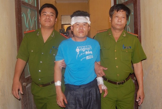 Tráng A Chư bị bắt quả tang vận chuyển 50 bánh heroin. Ảnh: Việt Đức.