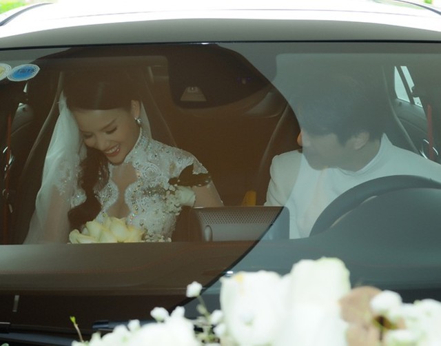 Lộ ảnh đám cưới bí mật của Dustin Nguyễn và Bebe Phạm