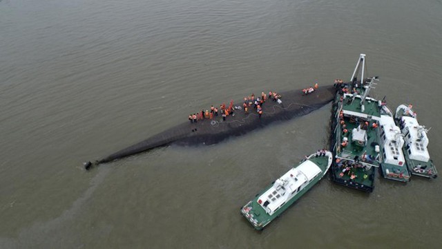 65 người chết trong vụ lật tàu ở Trung Quốc