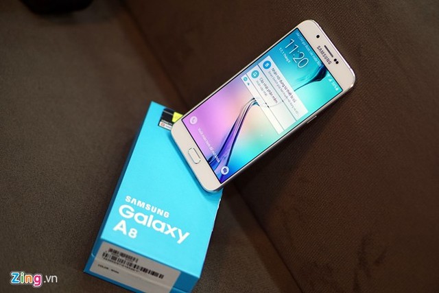 Mở hộp Galaxy A8 mỏng 5,9 mm, kim loại nguyên khối