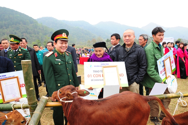 Chương trình “Bò giống giúp người nghèo biên giới” nhận được sự góp sức của rất nhiều tổ chức và nhà hảo tâm trên khắp đất nước