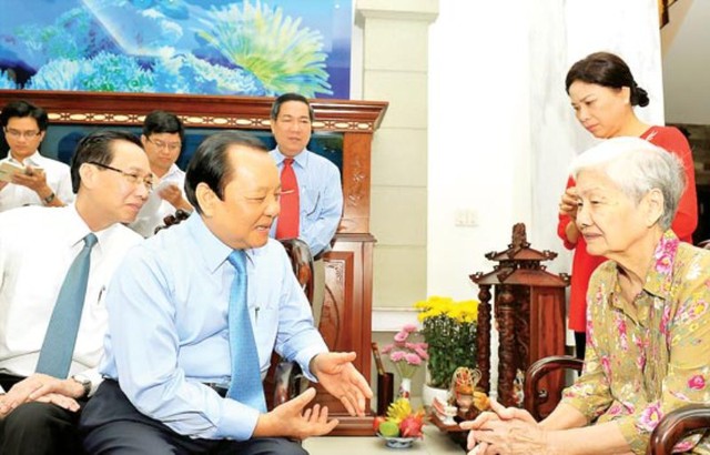 Bí thư Thành uỷ Lê Thanh Hải thăm hỏi gia đình AHLĐ, GS, Thầy thuốc Nhân dân Nguyễn Thiện Thành