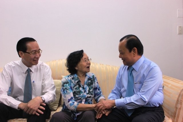 Bí thư Thành uỷ Lê Thanh Hải thăm hỏi người thân cố GS, Viện sĩ Dương Quang Trung