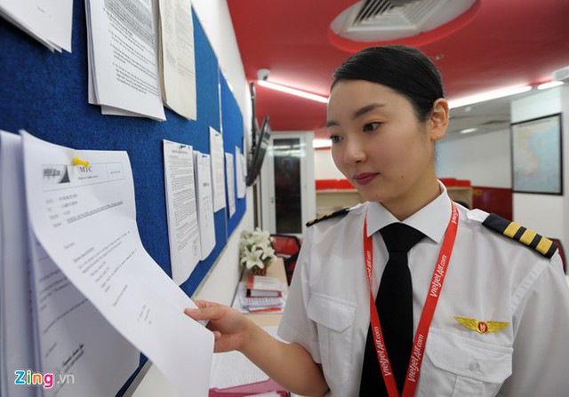 Nữ phi công Hàn Quốc xinh đẹp trên đường bay Việt Nam