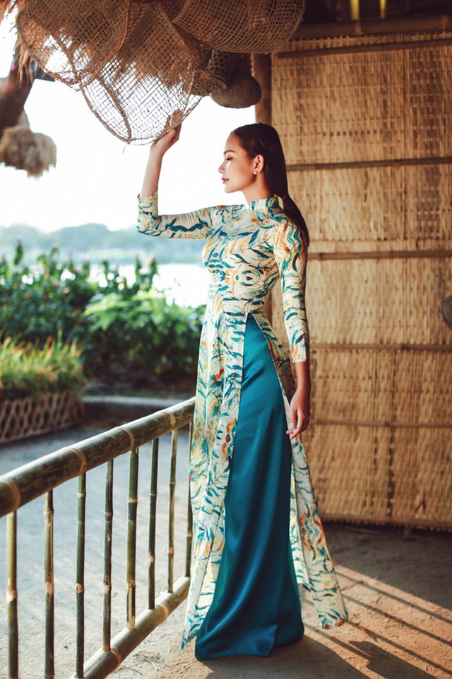 10 mẫu áo dài truyền thống đẹp nhất xuân Ất Mùi của sao Việt