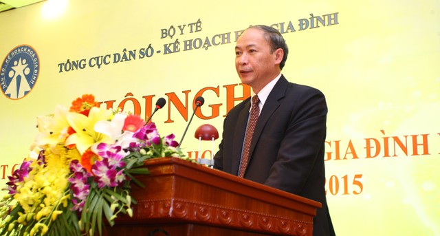 Ông Nguyễn Văn Tân - Phó Tổng cục trưởng phụ trách Tổng cục DS-KHHGĐ báo cáo tổng kết công tác DS-KHHGĐ năm 2014