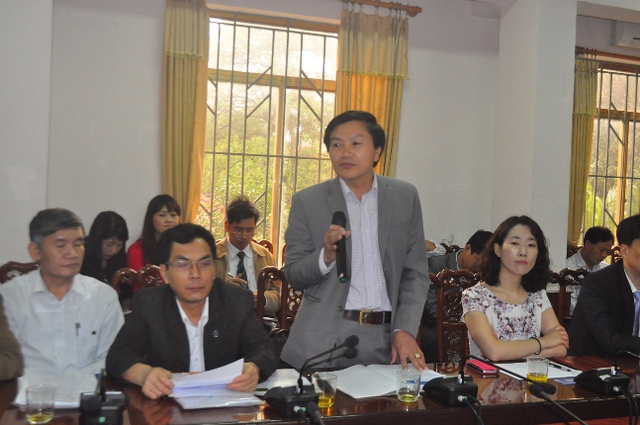 Ông Nguyễn Mạnh Hà, Phó trưởng phòng Giáo dục chuyên nghiệp giới thiệu về chương trình đào taọ tại Hàn Quốc sau chuyến tìm hiểu thực tế