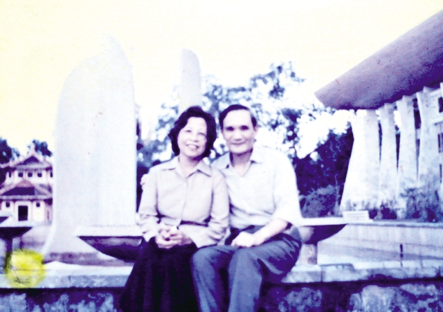 Thiếu tướng Nguyễn Tụ và vợ dành nhiều thời gian đi du lịch cùng nhau (ảnh do gia đình cung cấp).