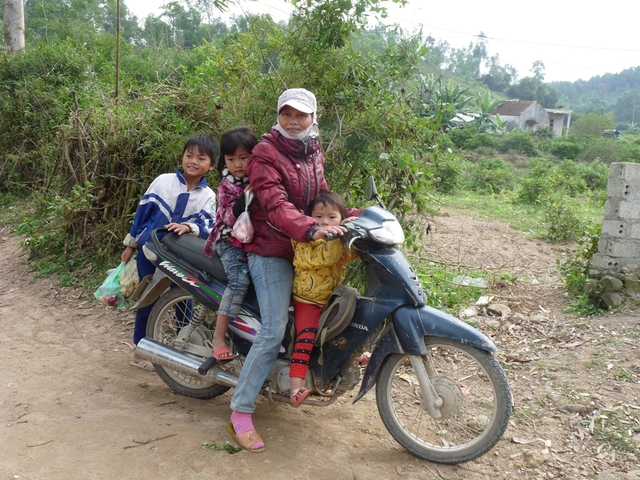 Hơn 40 tuổi, chị Nguyễn Thị Hải đã có 9 đứa con.