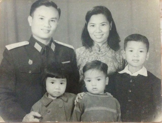 Gia đình Thiếu tướng Lê Phi Long thời chiến, khi các con còn nhỏ.	
Ảnh: TL