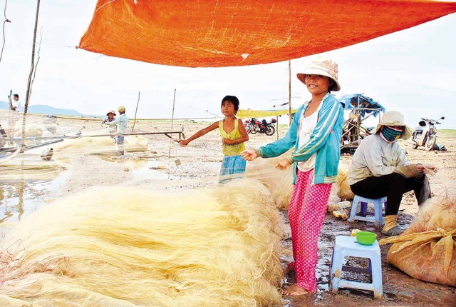 Những năm qua, ngành DS - KHHGĐ TP Hồ Chí Minh  đã nỗ lực chăm lo cho những đối tượng gặp nhiều khó khăn trong cuộc sống.	Ảnh: P.V