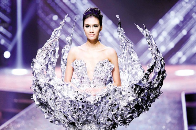 Nguyễn Oanh trong đêm chung kết Vietnam’s next top model mùa thứ năm. 	Ảnh: TL