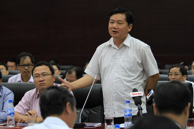 Bộ trưởng Đinh La Thăng phát biểu tại buổi làm việc với UBND TP Đà Nẵng. Ảnh Đức Hoàng