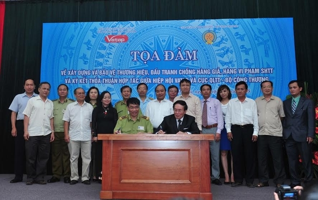 Lễ ký kết thỏa thuận hợp tác giữa Hiệp hội chống hàng giả bảo vệ thương hiệu Việt Nam và Cục Quản lý thị trường- Bộ Công thương