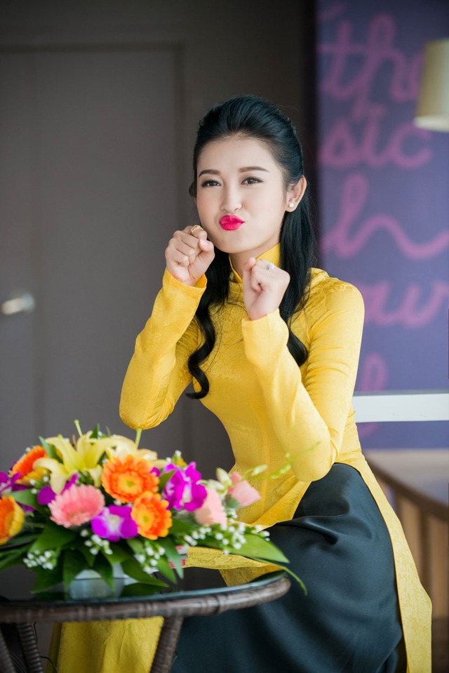 Chuyên gia trang điểm Kenny Thái chính là người trang điểm cho Á hậu Huyền My trong quá trình cô tham gia chung kết Hoa hậu Việt Nam 2014, đồng thời cũng là người hỗ trợ cho hình ảnh của Huyền My sau khi cô rời cuộc thi với danh hiệu Á hậu.