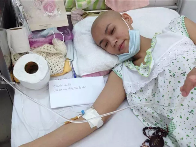 Ngọc Nữ nằm điều trị ở bệnh viện đa khoa Đà Nẵng.