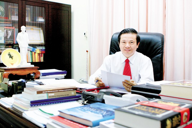 Nguy&ecirc;n Bộ trưởng Bộ TT&TT L&ecirc; Do&atilde;n Hợp. Ảnh: CL
