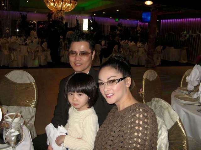 Gia đình nhỏ của Như Quỳnh trong đám cưới một người bạn.