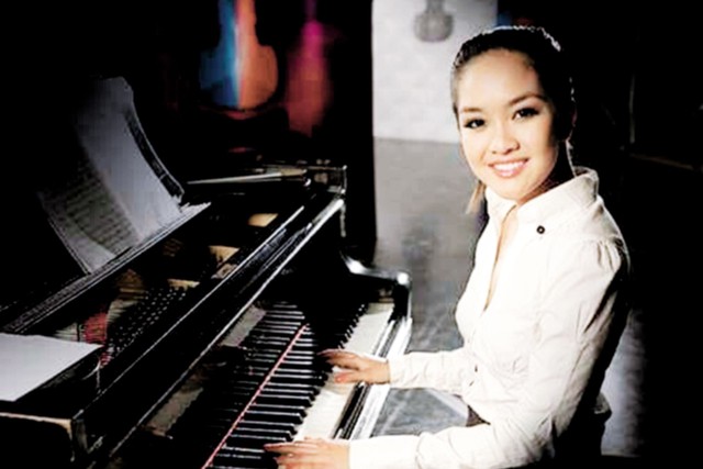 Giỏi cả piano và violon, Thanh Hiền được mời làm thành viên BGK cuộc thi nhạc cổ điển online của Hungary (Ảnh trong bài do gia đình Nguyễn Thanh Hiền cung cấp)