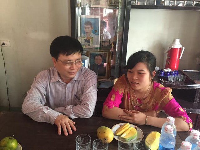 Giám đốc Sở Y tế Nghệ An Bùi Đình Long công bố ý kiến của Chủ tịch UBND tỉnh Nghệ An về việc tiếp nhận cháu Trang.