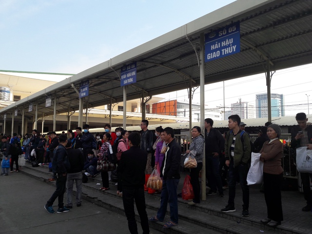 
Trước đó, ngày 22/12, Sở GTVT Hà Nội đã có văn bản thông báo về việc sắp xếp, điều chuyển luồng tuyến vận tải hành khách liên tỉnh bằng ôtô tại Hà Nội. Việc sắp xếp, điều chuyển sẽ bắt đầu thực hiện từ 2/1/2017.
