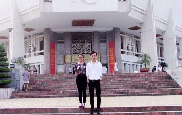 Trinh c&ugrave;ng người th&acirc;n ra H&agrave; Nội nhận giải S&aacute;ng tạo d&agrave;nh cho thanh thiếu ni&ecirc;n nhi đồng cấp quốc gia