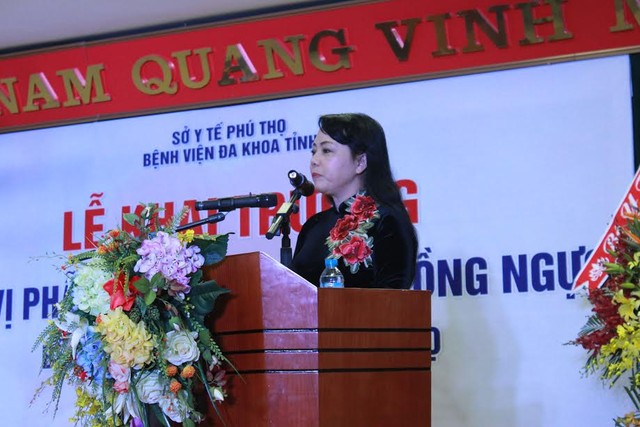
Bộ trưởng Nguyễn Thị Kim Tiến phát biểu tại buổi khai trương.
