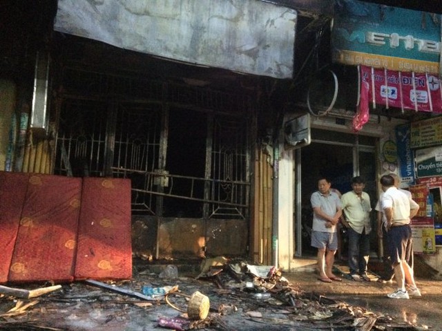 
Những gì còn lại sau vụ cháy khiến 6 người tử vong, có cả trẻ em trong căn nhà hai lầu tại đường Lê Văn Sỹ, phường 12, quận 3, TP. HCM. Ảnh: Zing
