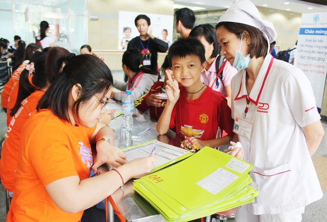 27 năm qua, Operation Smile Việt Nam đã hỗ trợ phẫu thuật cho hơn 26.000 trẻ bị dị tật hở hàm ếch. Ảnh: P.V