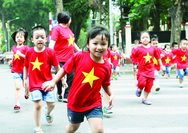 
Với bề dày lịch sử hình thành và phát triển, ngành DS-KHHGĐ đã luôn đoàn kết, phấn đấu thi đua hoàn thành xuất sắc các nhiệm vụ mà Đảng và Nhà nước giao. ảnh: Chí Cường
