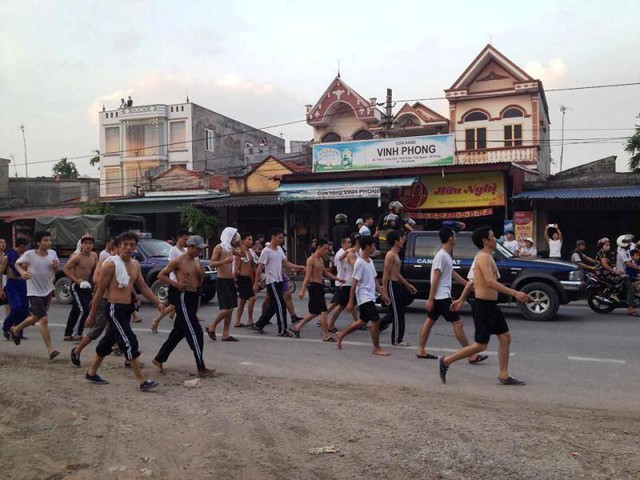 Hình ảnh học viên cai nghiện trốn trại vào tháng 10 tại Đồng Nai. Ảnh: T.L