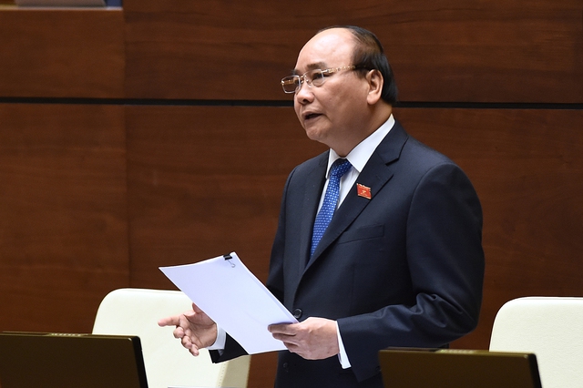 
Thủ tướng Chính phủ Nguyễn Xuân Phúc trả lời chất vấn của Quốc hội sáng 17/11. Ảnh: CP
