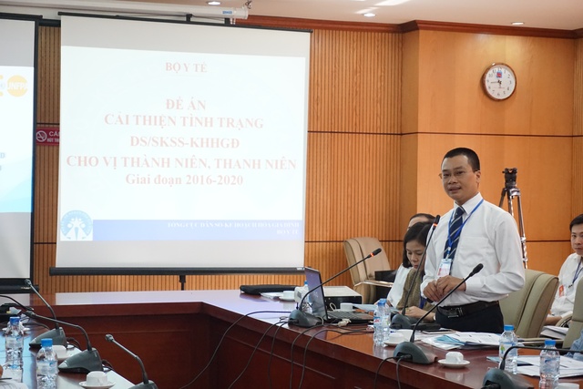 
ThS Lương Quang Đảng, Phó Vụ trưởng Vụ Pháp chế - Thanh tra (Tổng cục DS-KHHGĐ) trình bày tóm tắt những điểm cơ bản trong Đề án. Ảnh: N.Mai
