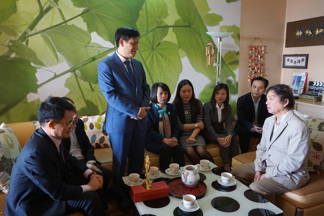 
GS.TS Nguyễn Thanh Long đánh giá cao những đóng góp to lớn của cố GS Đặng Văn Ngữ đối với ngành Y học của Việt Nam. Ảnh: N.Mai
