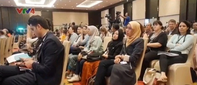 
Đại biểu dự Hội nghị Kế hoạch hóa gia đình tại Bali, Indonesia.

