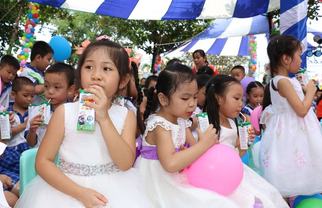 Cuối tháng 9 vừa qua, chương trình sữa học đường Quốc gia cũng đã được Vinamilk phát động tại Đồng Nai, Bà Rịa Vũng Tàu, Bắc Ninh