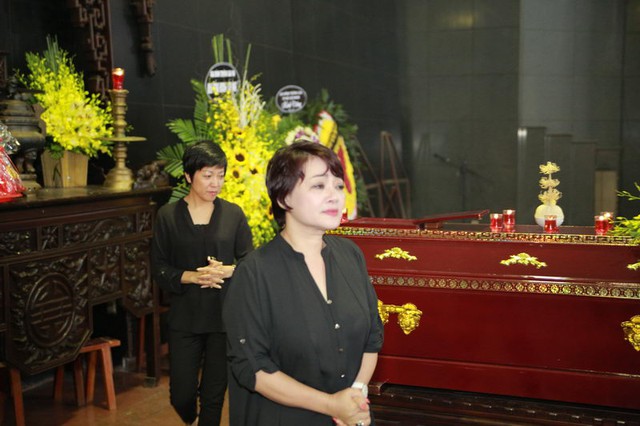 
Nghệ sĩ hài Trà My cho biết, mình ân hận vì không kịp đến thăm NSƯT Phạm Bằng
