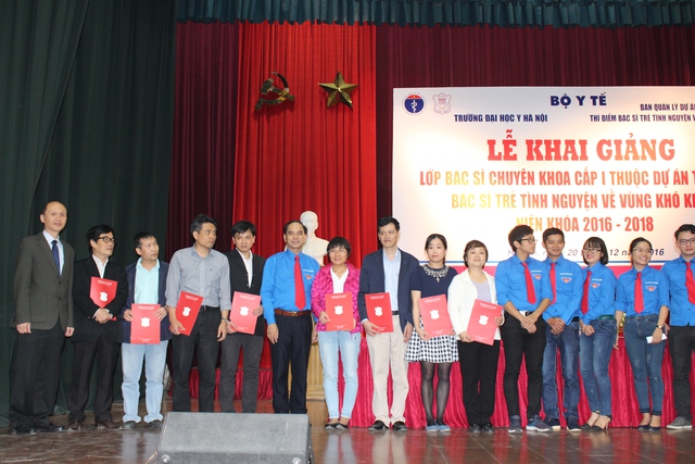 
Sẽ có 15 bác sĩ trẻ được đào tạo chuyên khoa I, về tình nguyện tại các huyện nghèo. Ảnh: T.Hiếu
