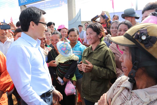 Phó Thủ tướng Vũ Đức Đam gặp gỡ và chia sẻ khó khăn với phụ huynh học sinh trường dân tộc nghèo khó khăn nhất của tỉnh Đắk Nông