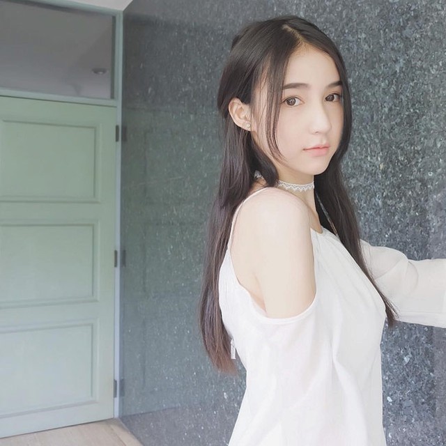 Rinrada Thurapan l&agrave; hot girl nổi tiếng cộng đồng mạng Th&aacute;i Lan.