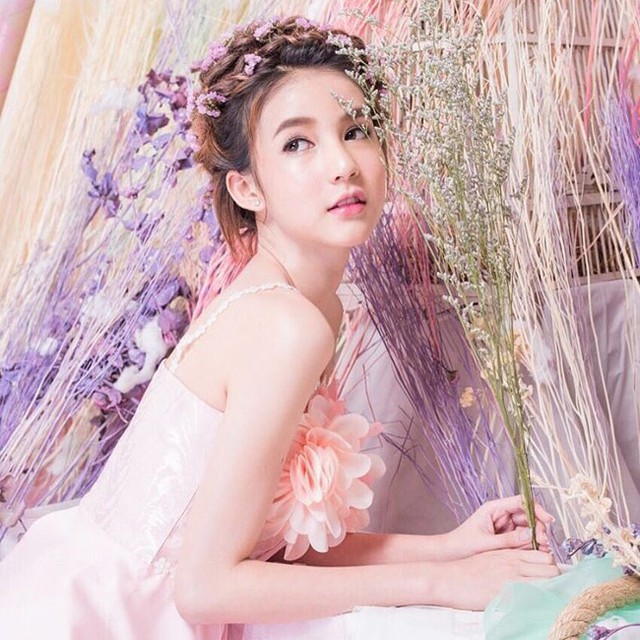 Từ l&agrave;n da cho đến c&aacute;c đường n&eacute;t đều ho&agrave;n hảo.